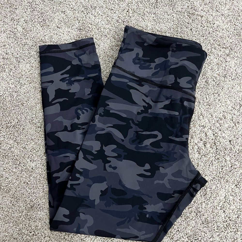 Zyia camo leggings